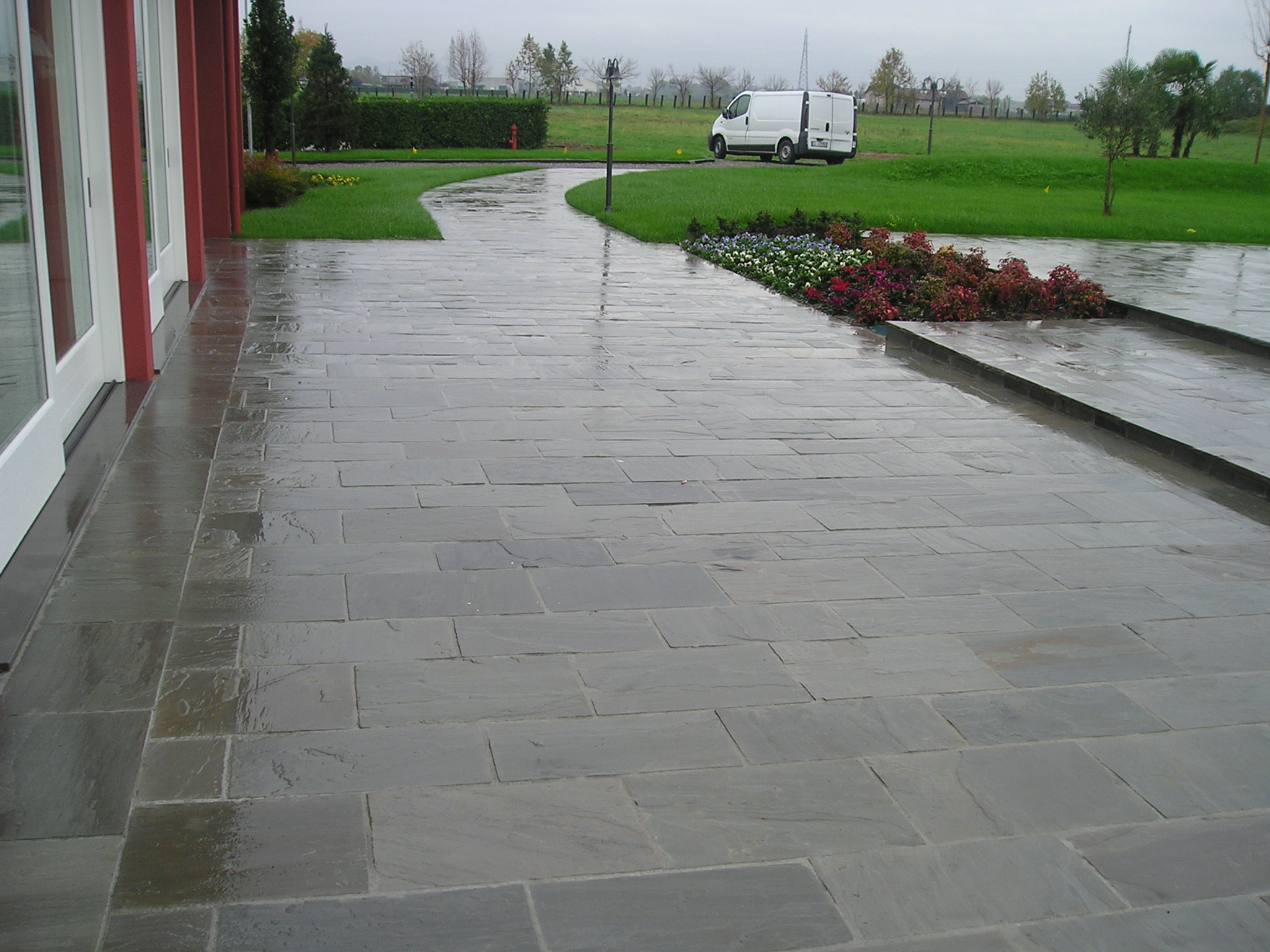 Pavimento in pietra per interni: pietra naturale ... Pavimenti interni idee di posa