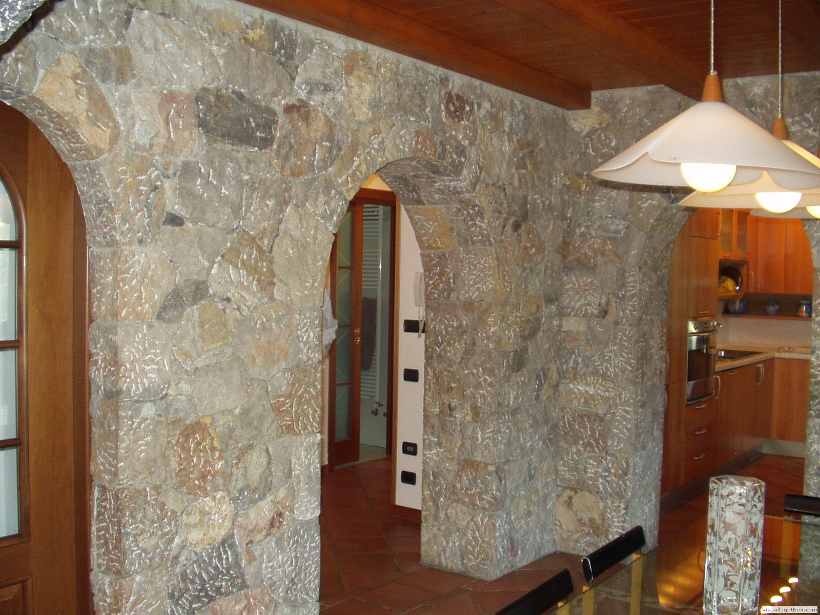 Rivestimento in pietra per interni: oltre idee su muri in pietra ...